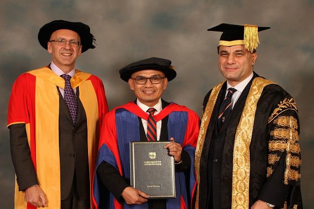 Universitas Birmingham...