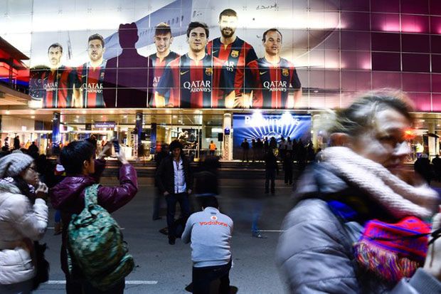 Fans PSG Ditikam di...