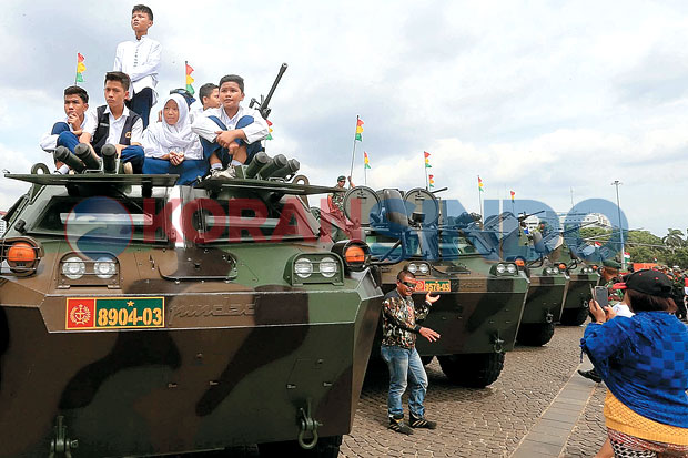 Mendekatkan TNI AD dan...