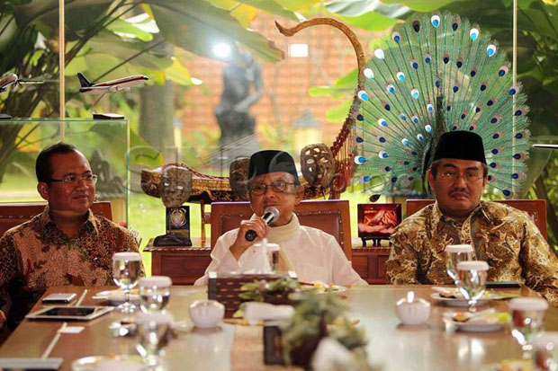 Prihatin Konflik Golkar,...