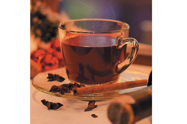 Gluhwein Minuman Khas...
