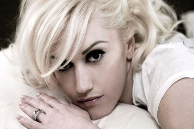 Gwen Stefani Hibur Pengguna...