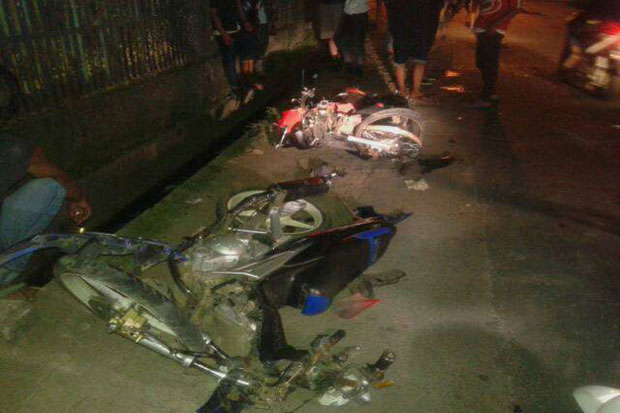 Kecelakaan Motor di...