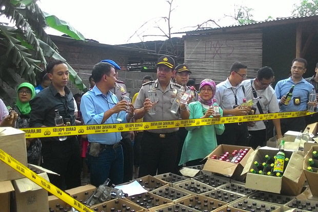 Polisi Bongkar Pabrik...