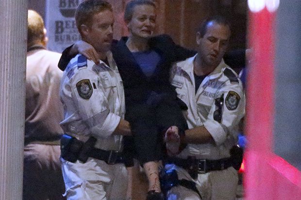 Polisi Australia Serang...
