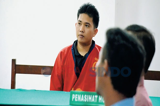 Curi Senapan Serbu M16,...