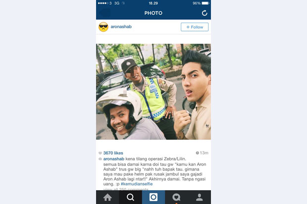 Tanpa Helm, Artis Aaron...
