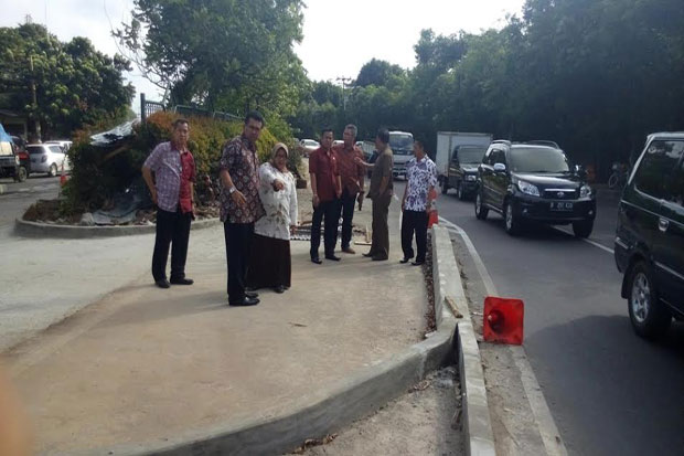 Pembangunan U-turn MH...