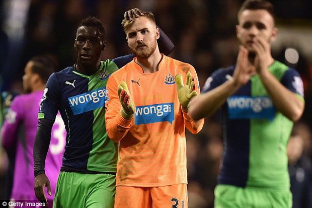 Tak Punya Kiper, Newcastle...