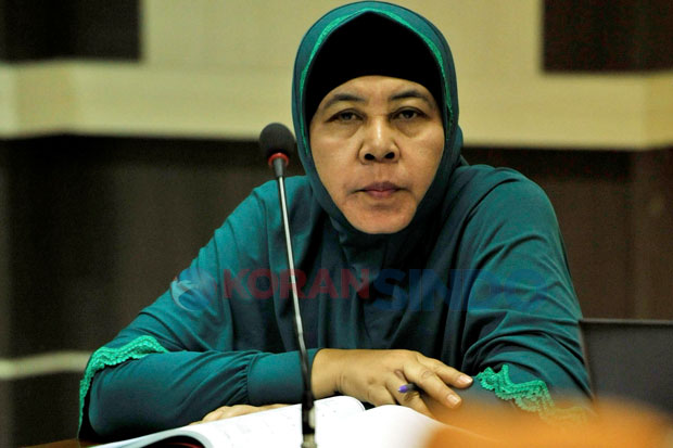 Nurmakesi Dituntut Enam...
