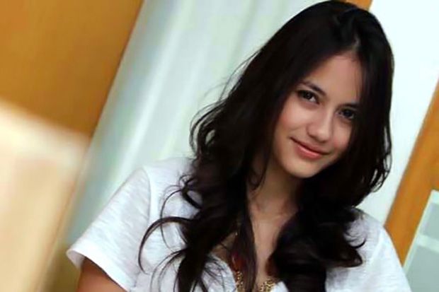 Tahun 2015, Pevita Pearce...