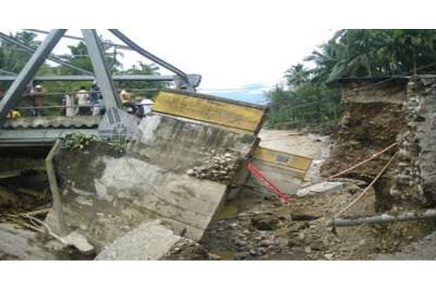Diterjang Banjir Bandang,...