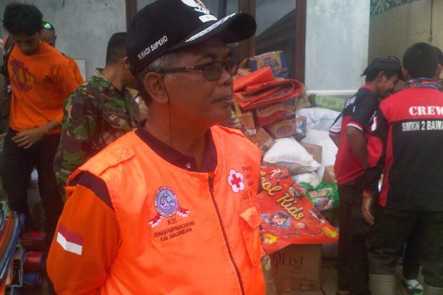 Pencarian Korban Longsor...