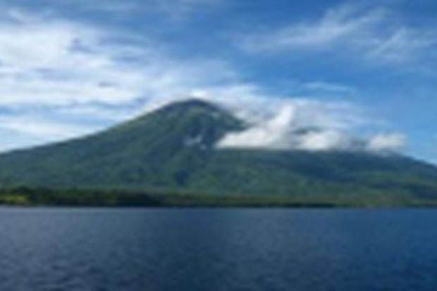 Gunung Gamalama Meletus,...