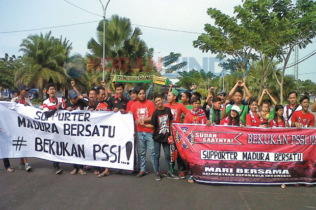 Suporter Bola Madura...