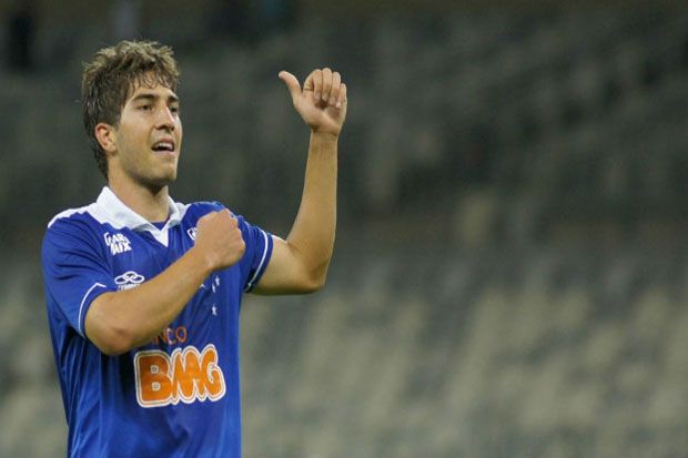 Gelandang Cruzeiro Siap...