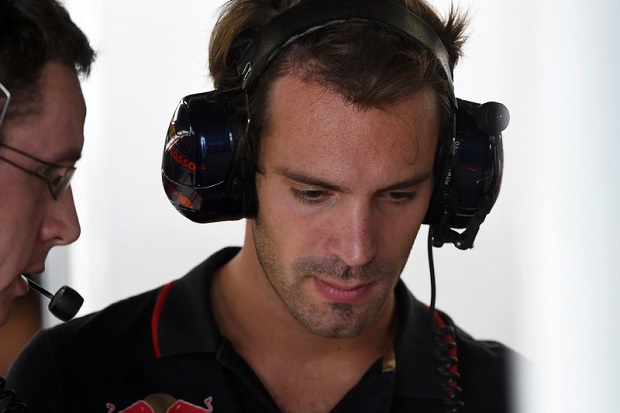 Tim Ferrari Dihiasi...