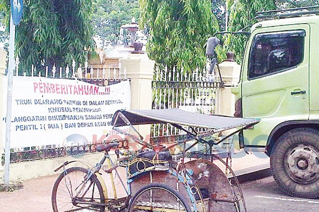 Dilarang, Masih Bandel