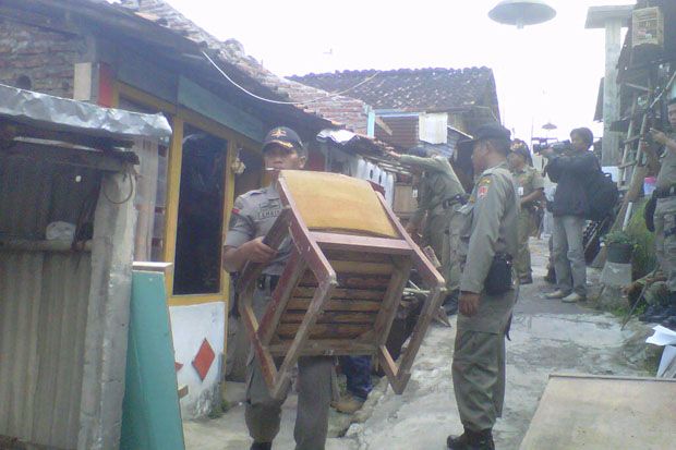 13 Rumah Dibongkar Paksa...
