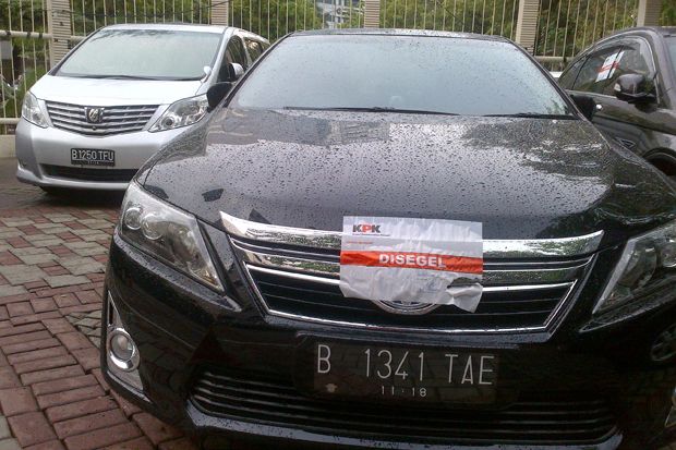 KPK Sita Tujuh Mobil...