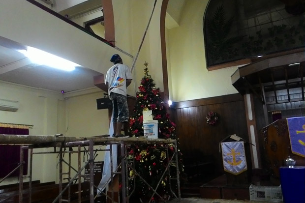 Sambut Natal, Gereja...