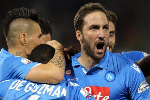 Higuain Bangga Bisa...