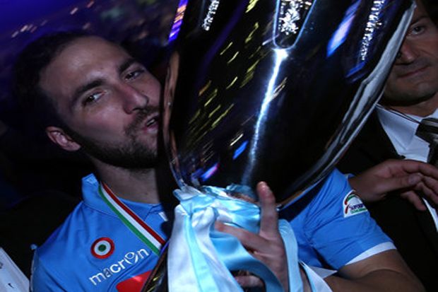Higuain Senang Raih...