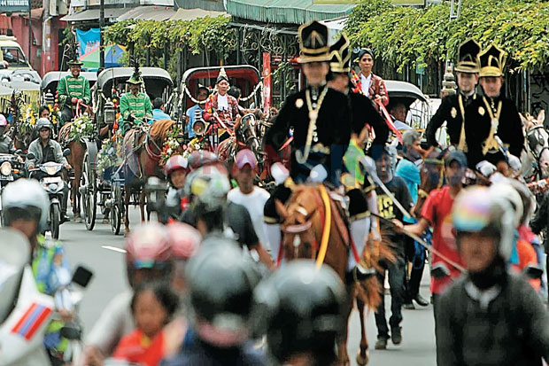 Yogya Luncurkan Kereta...