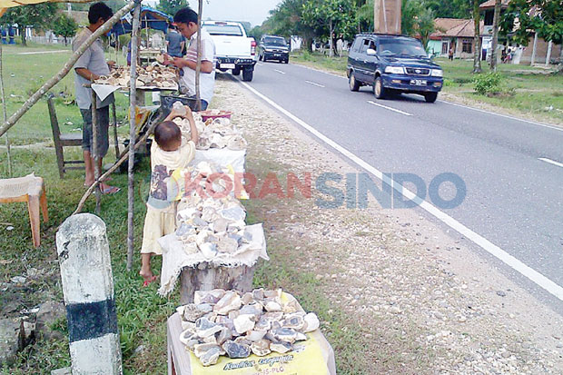 Camat Larang Jualan...