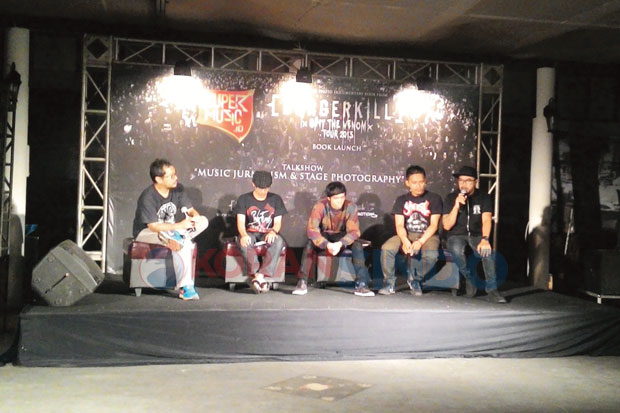 Burgerkill Bukukan Foto...
