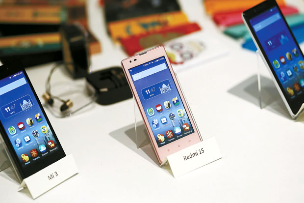 2015, Phablet Tumbuh...