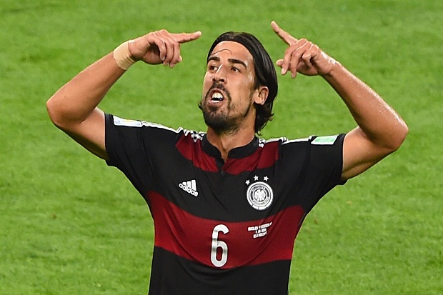 Khedira Ogah Nyanyikan...