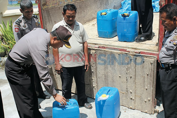 Pengiriman Ribuan Liter...