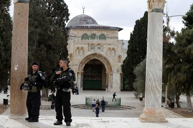 Dua Polisi Israel Ditikam...