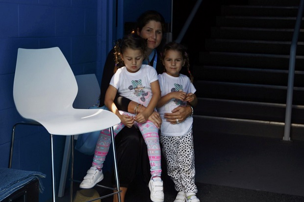 Federer Emoh Paksa Anak