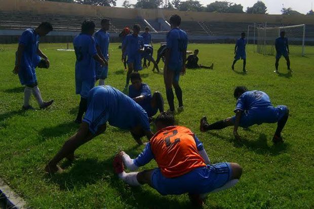 Imbas Sepak Bola Gajah,...