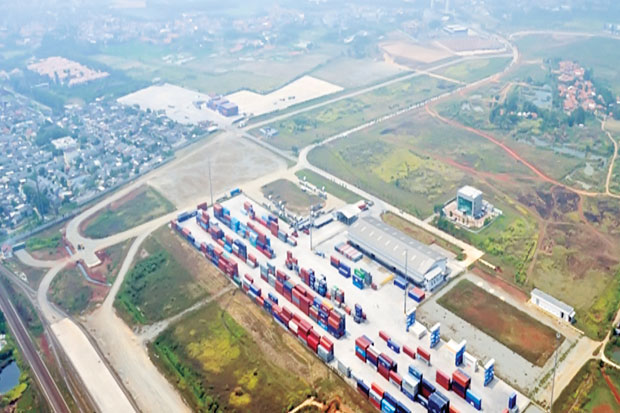 Kembangkan Kawasan Industri...