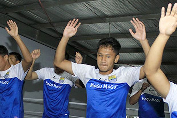 Pakai No 9, Yandi Sofyan...