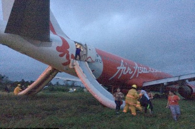 Pesawat AirAsia Tergelincir...