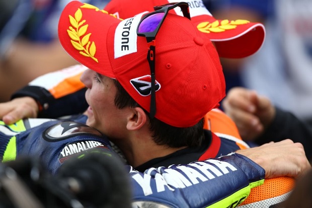 Rossi dan Marquez Tampil...