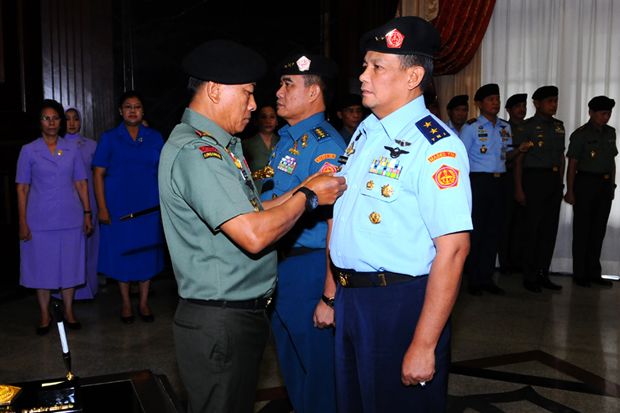 Panglima TNI Pimpin...