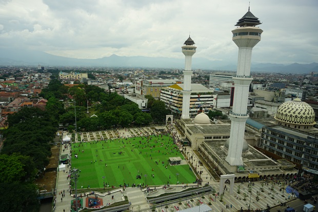 Enam Titik Pesta Kembang...