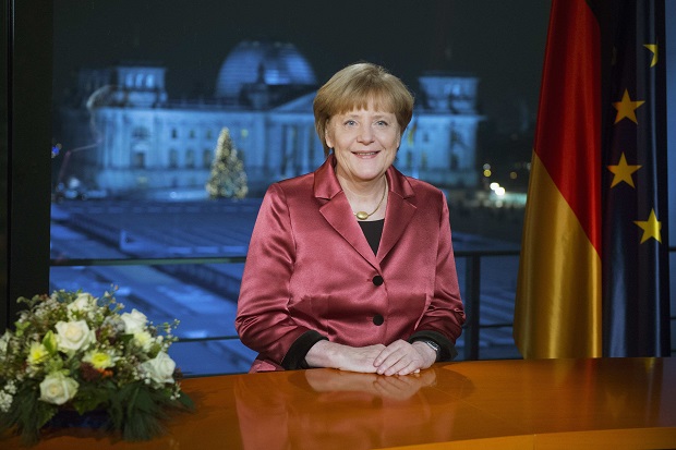 Merkel Kutuk Demonstrasi...