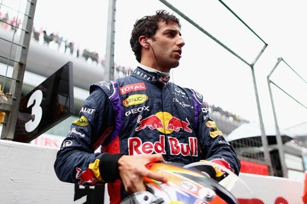 Vettel Melempem, Ricciardo...
