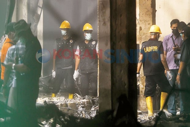 Klewer Terbakar karena...