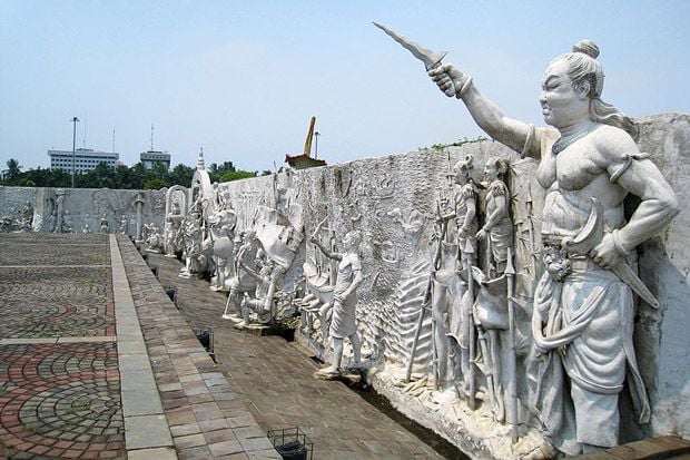 Gajah Mada dan Persaingan...