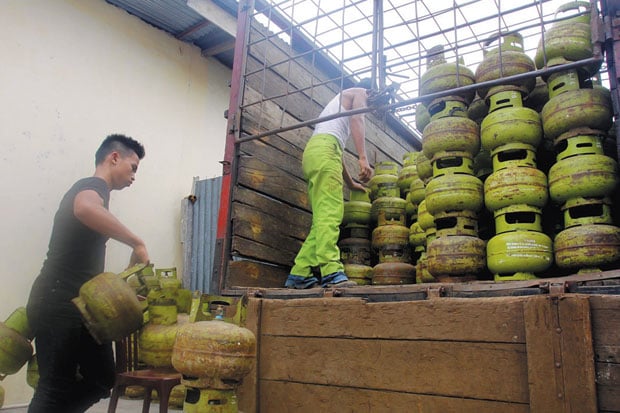 Warga Dikhawatirkan...