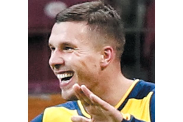 Podolski Resmi Gabung...