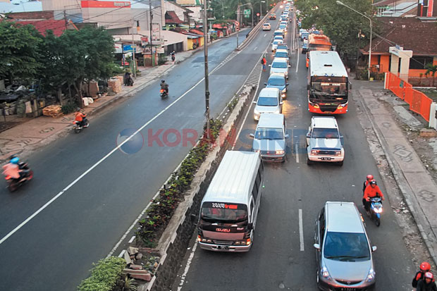 Arus Keluar Kota Macet...