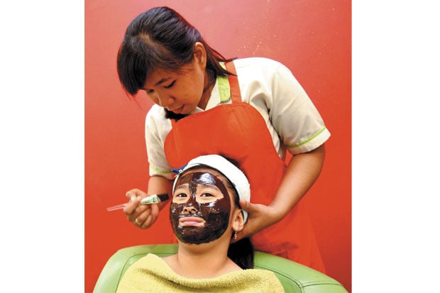 Manjakan Diri di Salon...